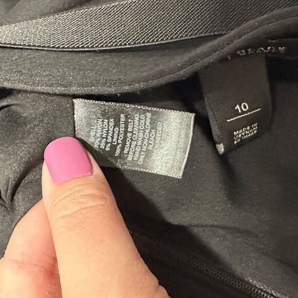 White House Black Market Black Mini Skirt with Belt (1033) - Picture 4 of 4